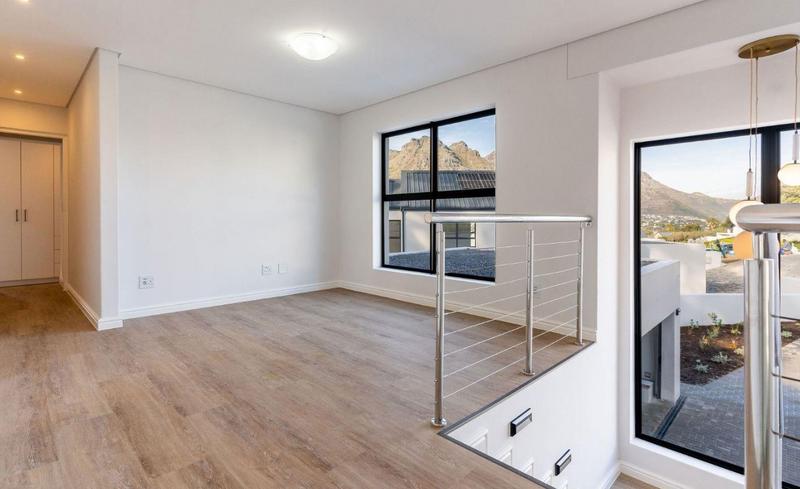 4 Bedroom Property for Sale in Hout Bay Western Cape